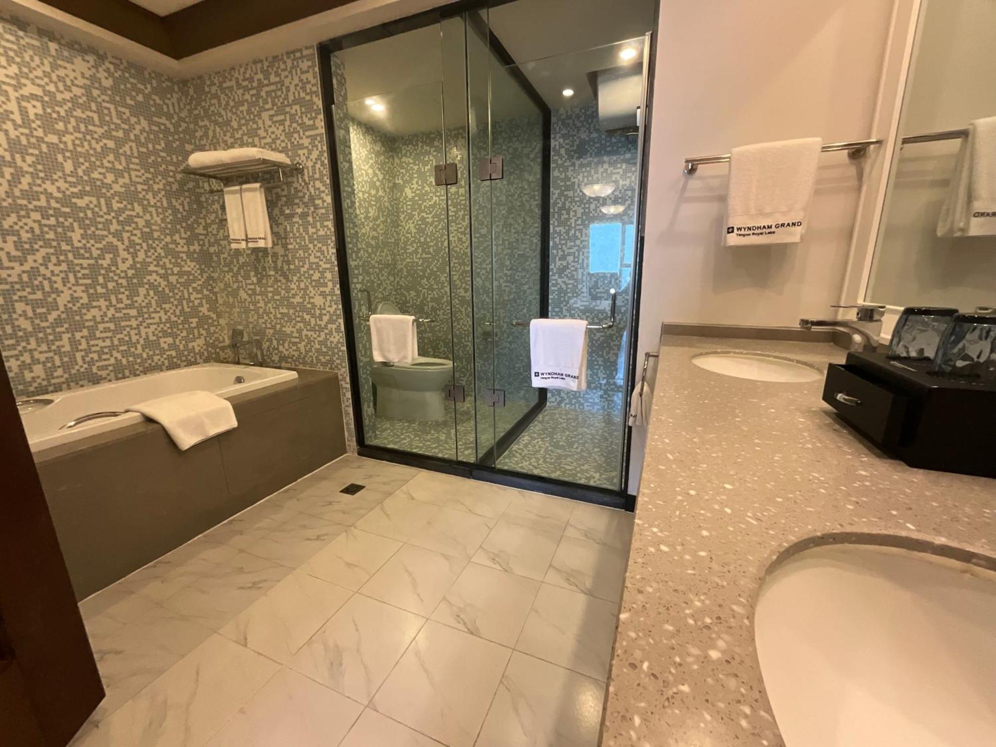 Kantharyar Serviced Apartment Янгон Экстерьер фото